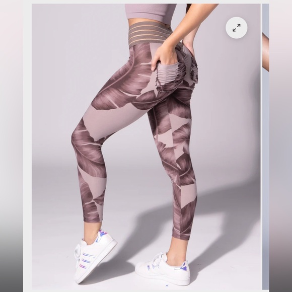 Cute Booty Lounge Taupe Floral Leggings - Picture 5 of 6